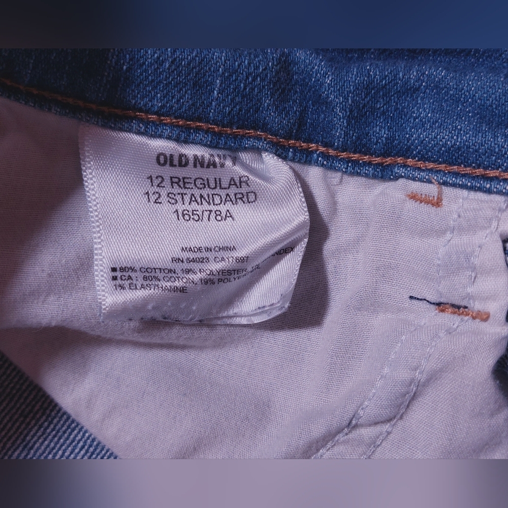 Old Navy Sweetheart Denim Jean Shorts Size 12 Raw Hem Distressed Casual Stretch - Picture 5 of 7